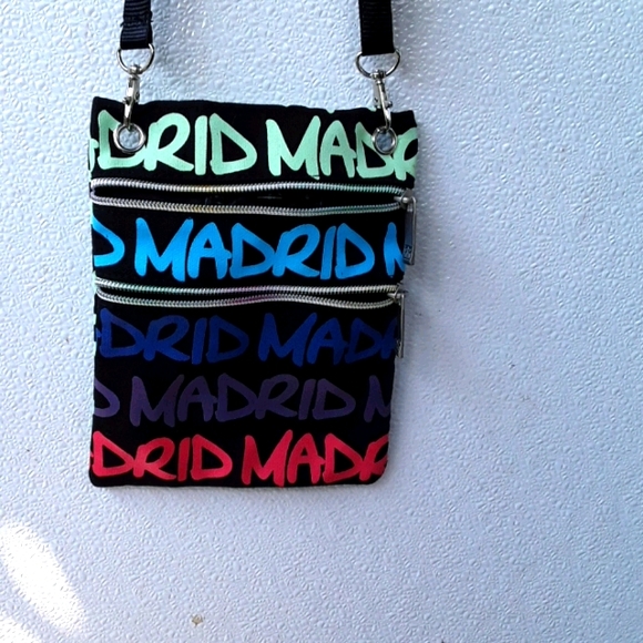 Robin Ruth Colorful Crossbody Bag - Picture 3 of 5